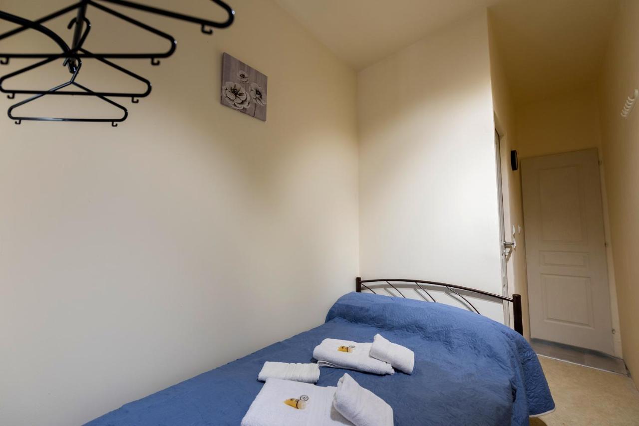 Апартаменты Pure Urban Bedboxes Acropolis Metro Petralona Афины Экстерьер фото