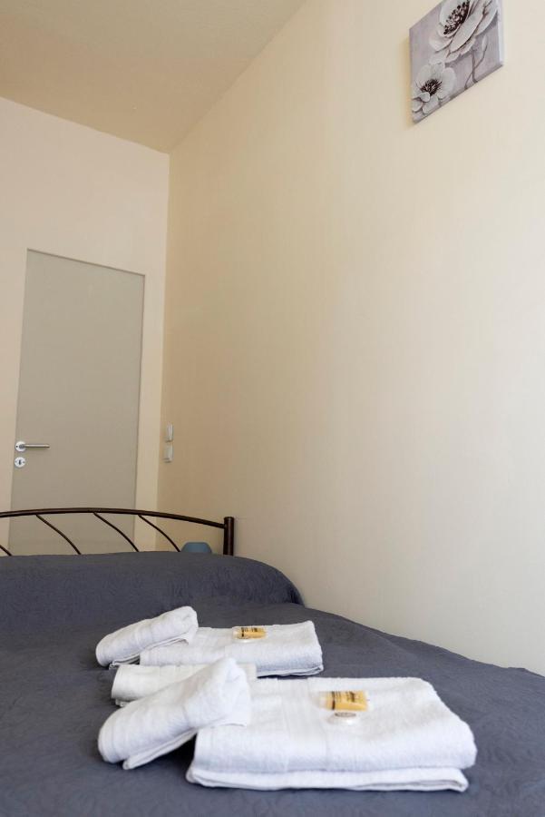 Апартаменты Pure Urban Bedboxes Acropolis Metro Petralona Афины Экстерьер фото